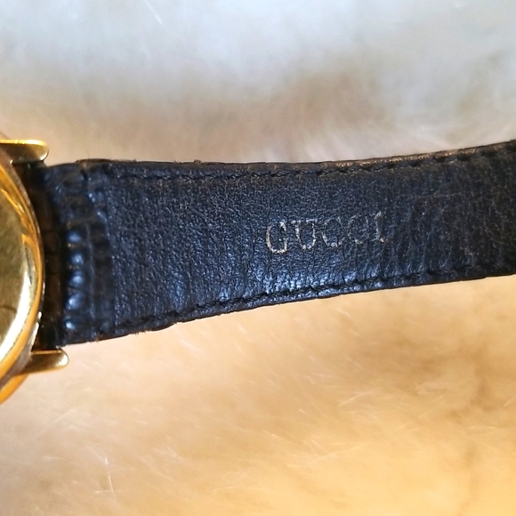 Authentic Vintage GUCCI Black & Gold Watch ⌚ - Picture 8 of 13